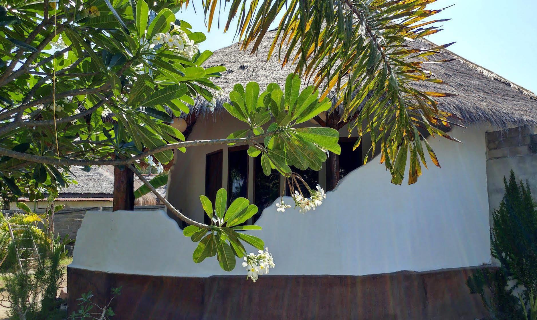 Adeng-Adeng Bungalows Гили Мено Екстериор снимка